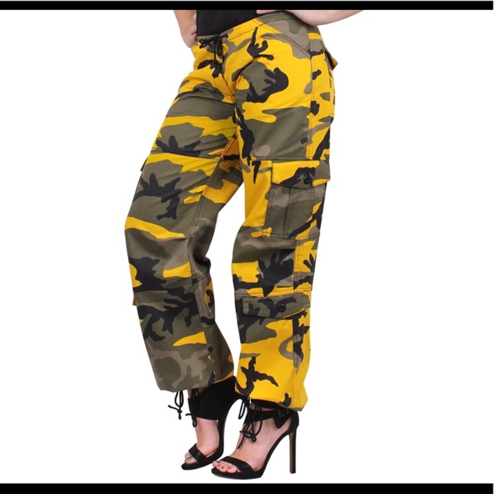 Camo pants (stylish)